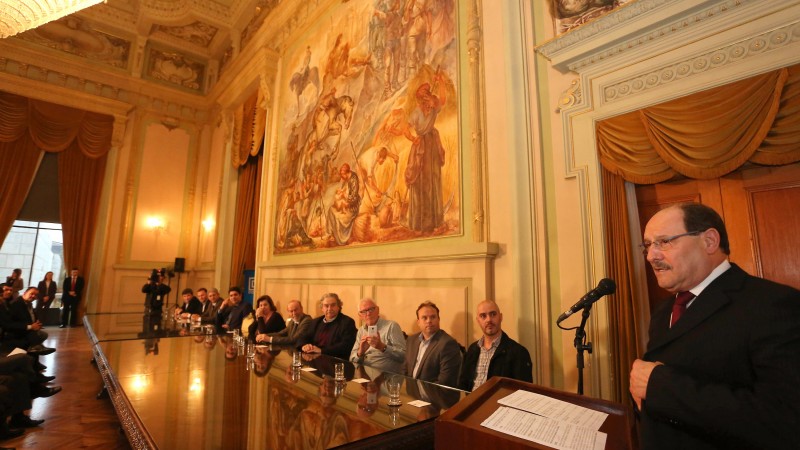 Em ato no Palácio Piratini, Governo assinou ordens de início de obras de saneamento
